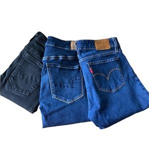 3 Jean Bundle Good Used Condition Skinny Jeans 2 Pair of AE and 1 Pair of Levi